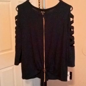 (M)blue shirt with gold tassel chain